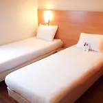 酒店 波尔多圣爱美浓宜必思酒店 3*