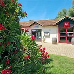 酒店 波尔多圣爱美浓宜必思酒店 3*