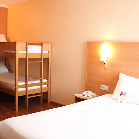Отель Ibis Bordeaux Emilion