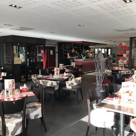 Ibis Bordeaux Emilion Отель Сент-Эмильон