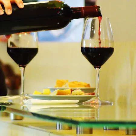 Отель Ibis Bordeaux Emilion Сент-Эмильон