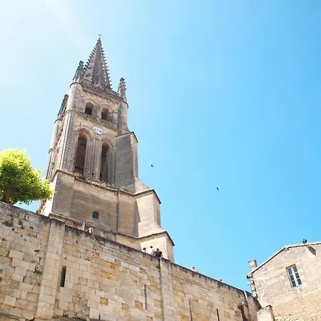 Отель Ibis Bordeaux Emilion